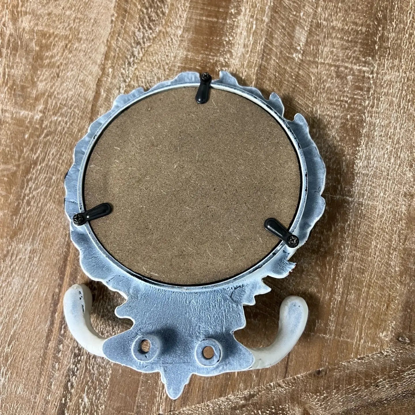 PEWTER WALL HOOK IN ANTIQUE WHITE FINISH