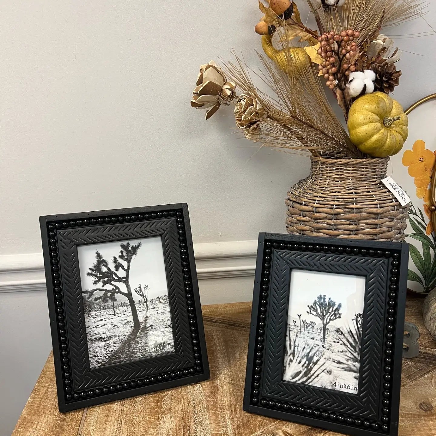 CLASSIC WOOD PHOTO FRAME IN BLACK