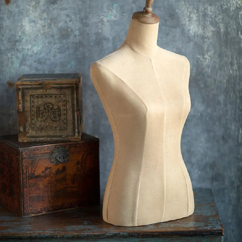 Female Torso Table Top Form With No Stand – Mothology