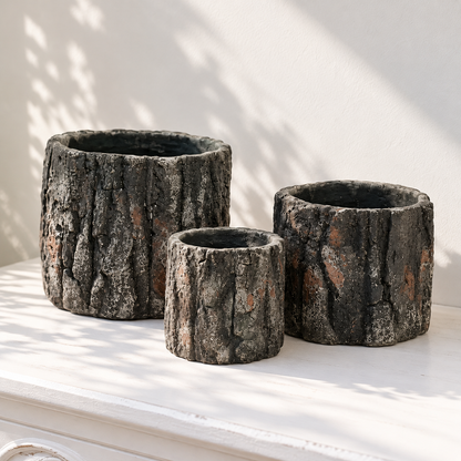 Round Concrete Pot with Bark Motif
