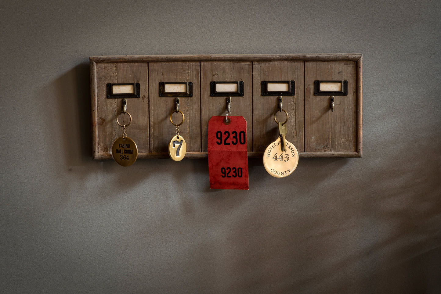 Wooden 5-Key Rack